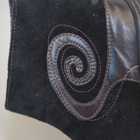 Naot, Oyster, Black Suede/Leather Booties. Sz40/9-9.5 - Picture 5 of 12